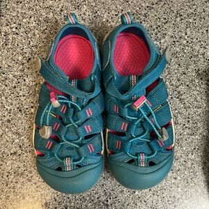 Keen water shoes size 2